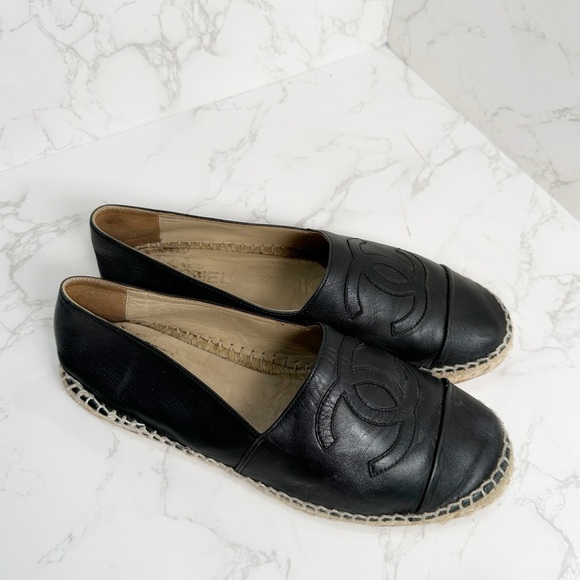 CHANEL Cruise Lambskin Leather CC Espadrilles Flats Slip On Gum Sole Black - Picture 5 of 9